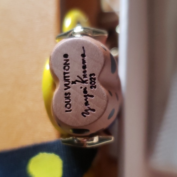 Louis Vuitton x Yayoi Kusama Vivienne Key Ring - Picture 4 of 6
